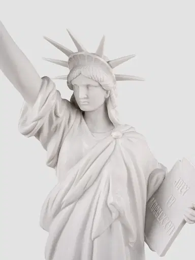 Lladro 250th Anniversary Statue Of Liberty - White | Thumbnail 7 Lladro 250th Anniversary Statue Of Liberty - White | Thumbnail 7