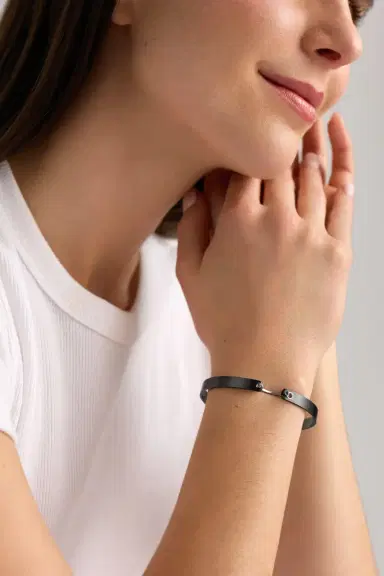 NOUVEL HERITAGE Black Diamond GM Midnight In Manhattan Mood Bracelet - Yellow Gold | Thumbnail 1 NOUVEL HERITAGE Black Diamond GM Midnight In Manhattan Mood Bracelet - Yellow Gold | Thumbnail 1