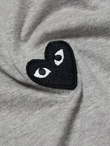 Comme des Garçons PLAY Women's Heart Long-Sleeve T-Shirt | Thumbnail 7 Comme des Garçons PLAY Women's Heart Long-Sleeve T-Shirt | Thumbnail 7