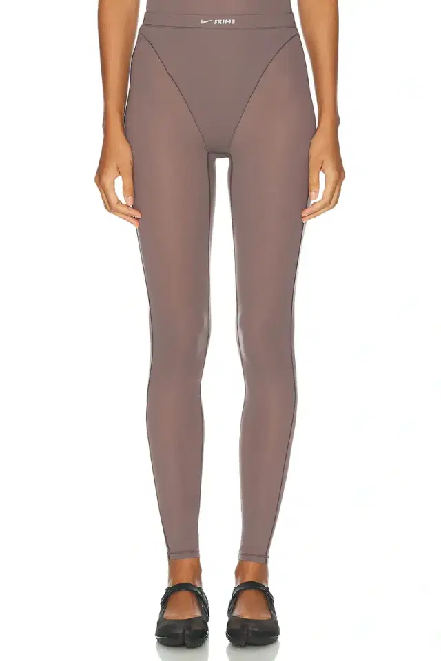NikeSKIMS Weightless V-Panel Tight