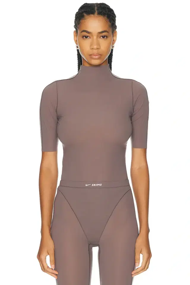 NikeSKIMS Weightless Short Sleeve Top