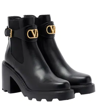 Valentino Garavani Beatle VLogo leather ankle boots | Thumbnail 1 Valentino Garavani Beatle VLogo leather ankle boots | Thumbnail 1