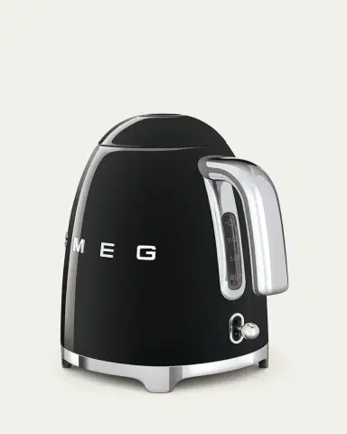Smeg Retro Electric Kettle, Polished White | Thumbnail 3