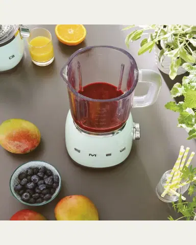 Smeg BLF03 Retro Blender | Thumbnail 5