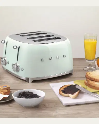 Smeg Retro 4 Slot Toaster | Thumbnail 2 Smeg Retro 4 Slot Toaster | Thumbnail 2