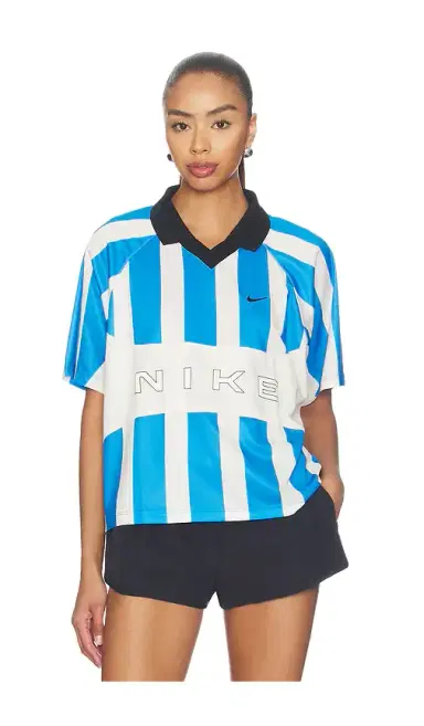 Nike Women's Oversized Short-sleeve Striped Jersey | Thumbnail 1 Nike Women's Oversized Short-sleeve Striped Jersey | Thumbnail 1