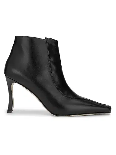 Manolo Blahnik Women's Milleta Leather Ankle Boots - Black | Thumbnail 1 Manolo Blahnik Women's Milleta Leather Ankle Boots - Black | Thumbnail 1