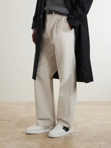Christian Louboutin Retero Leather Sneakers - Men | Thumbnail 2 Christian Louboutin Retero Leather Sneakers - Men | Thumbnail 2
