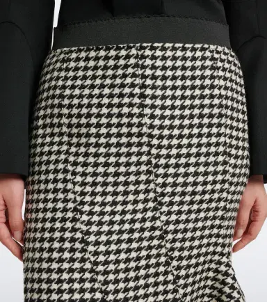 The Attico Ruffled houndstooth virgin wool midi skirt | Thumbnail 6