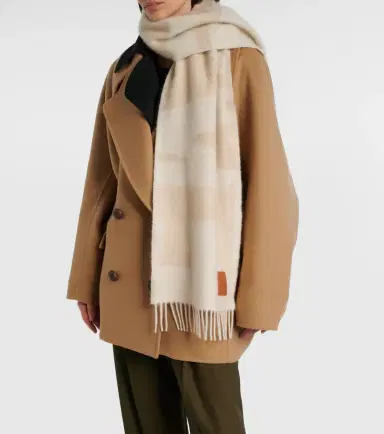 Loewe Fringed cashmere scarf | Thumbnail 2
