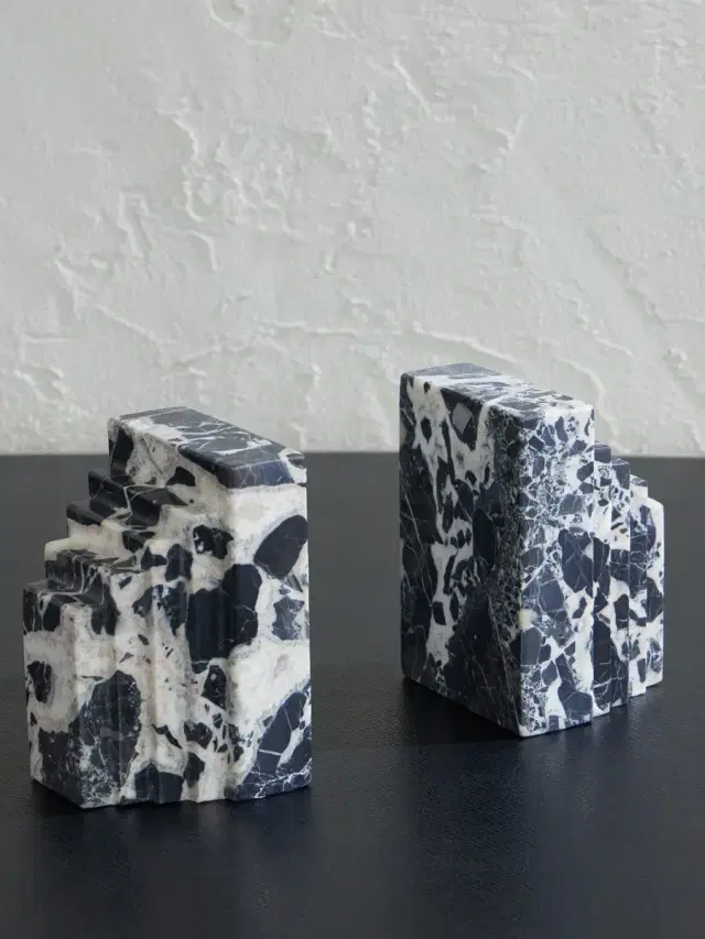 Soho Home Lola Two-Tone Marble Bookend - Men