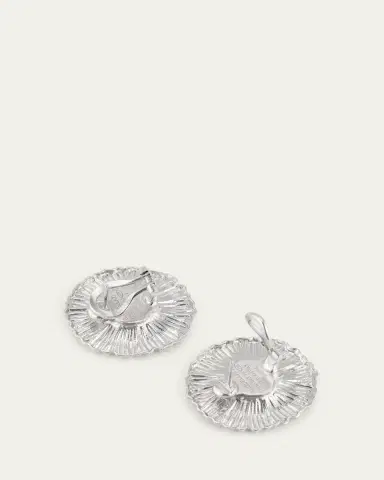Buccellati Blossoms Daisy Button Earrings with Diamonds | Thumbnail 4 Buccellati Blossoms Daisy Button Earrings with Diamonds | Thumbnail 4