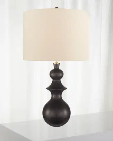 Visual Comfort Signature Saxon Large Table Lamp | Thumbnail 1