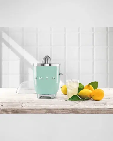 Smeg Retro-Style Electric Citrus Juicer | Thumbnail 4