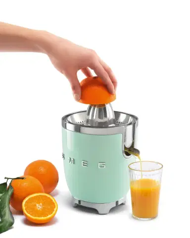 Smeg Retro-Style Electric Citrus Juicer | Thumbnail 5