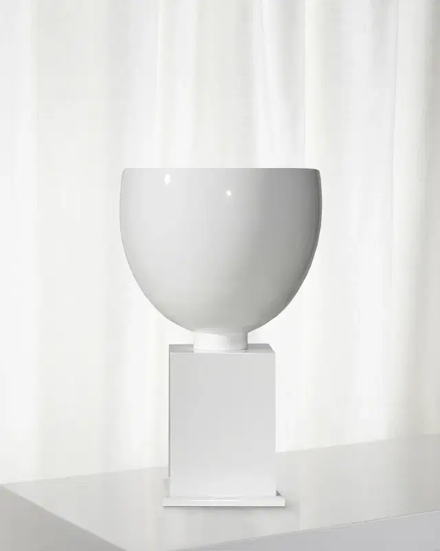 Winward Home Glazed Pot With a Stand