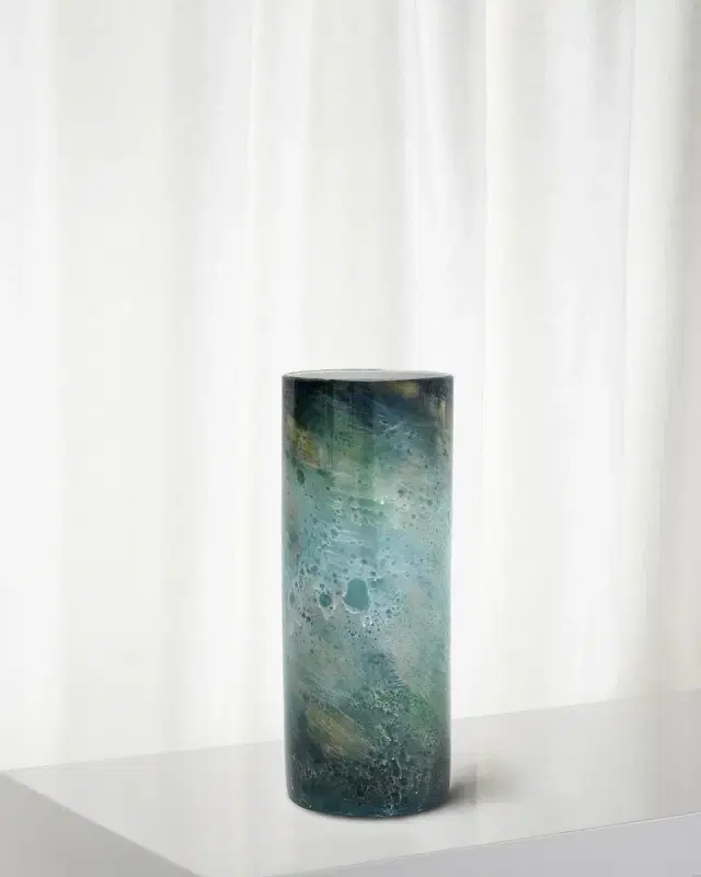 Winward Home Gradient Cylinder Vase