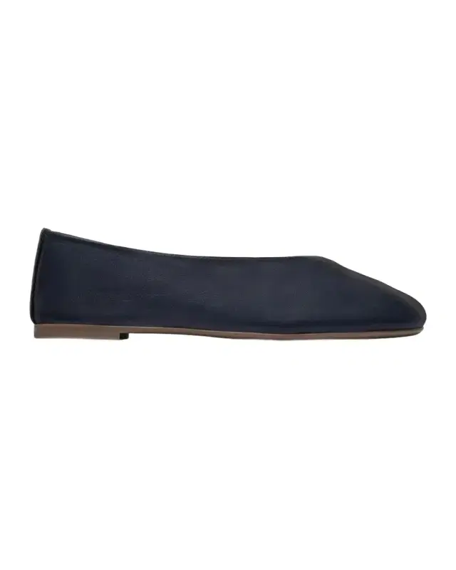 Bernardo Meredith Leather Ballerina Flats