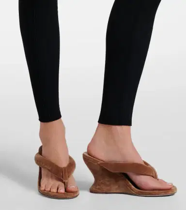 Balenciaga Gaeta velvet wedge thong sandals | Thumbnail 4