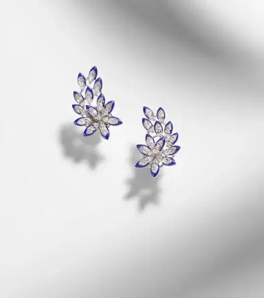 Kamyen Petal 18kt white gold earrings with diamonds | Thumbnail 5