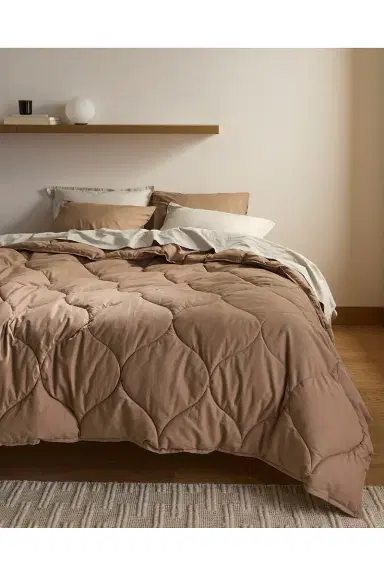 Parachute Cotton Drift Comforter | Thumbnail 2