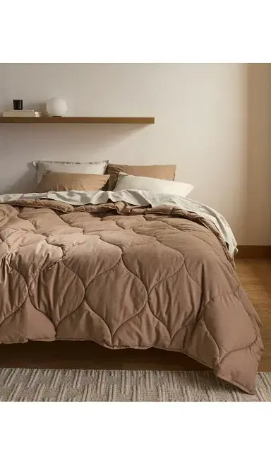 Parachute Cotton Drift Comforter | Thumbnail 5