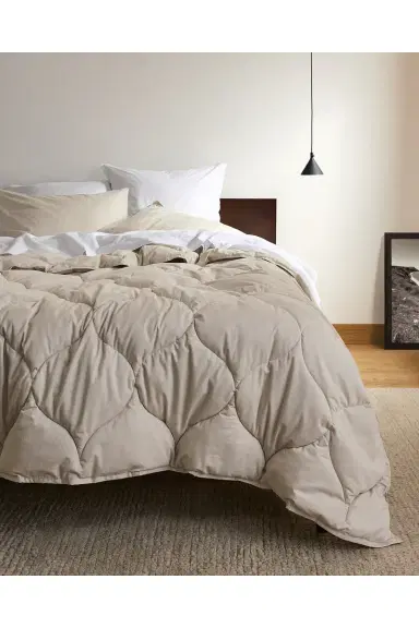 Parachute Cotton Drift Comforter | Thumbnail 2