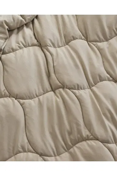 Parachute Cotton Drift Comforter | Thumbnail 3
