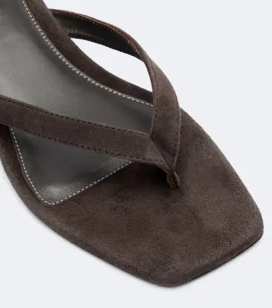TOTEME Suede thong sandals | Thumbnail 4