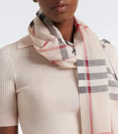 Burberry Check wool and silk scarf | Thumbnail 4