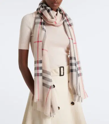 Burberry Check wool and silk scarf | Thumbnail 5
