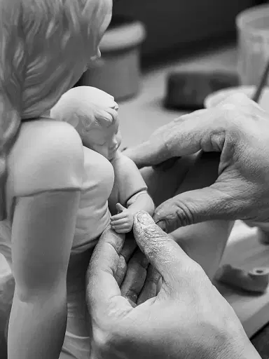 Lladro A Mother's Love Porcelain Sculpture - White | Thumbnail 7
