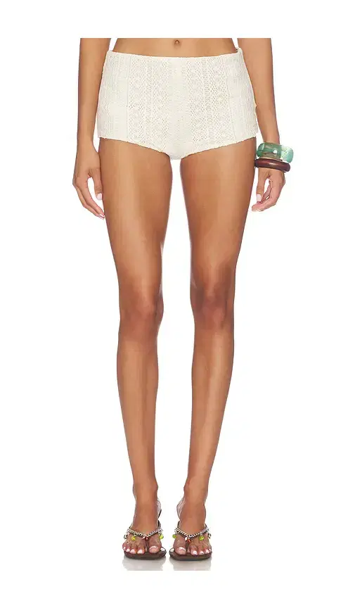 Aila Short