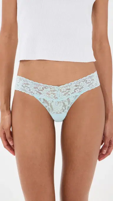 Hanky Panky Signature Lace Low Rise Thong Panties 5 Pack Cphd One Size | Thumbnail 3