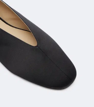 Le Monde Béryl Le Monde Béryl Olympia embellished satin ballet flats | Thumbnail 2 Le Monde Béryl Le Monde Béryl Olympia embellished satin ballet flats | Thumbnail 2