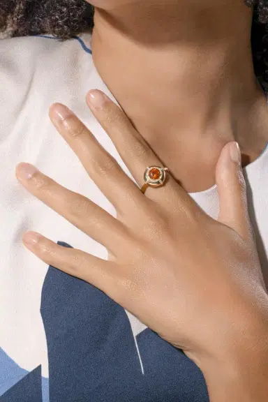 GOSHWARA Fire Opal Medallion Ring | Thumbnail 2 GOSHWARA Fire Opal Medallion Ring | Thumbnail 2