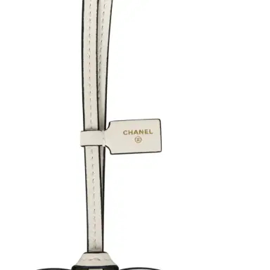 Chanel Chanel CC Logo Bag Charm White Lambskin Gold Hardware | Thumbnail 3 Chanel Chanel CC Logo Bag Charm White Lambskin Gold Hardware | Thumbnail 3