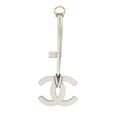 Chanel Chanel CC Logo Bag Charm White Lambskin Gold Hardware | Thumbnail 6 Chanel Chanel CC Logo Bag Charm White Lambskin Gold Hardware | Thumbnail 6