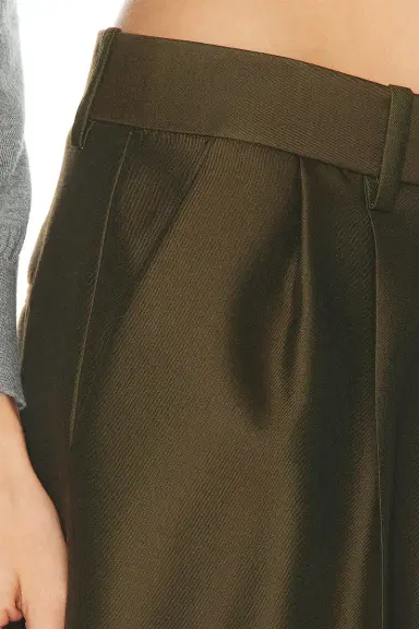 Khaite Auggie Short | Thumbnail 6