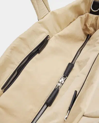 Vee Collective Essence Medium Contrast-Lined Tote Bag | Thumbnail 6
