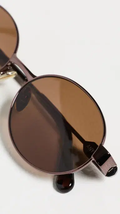 Quay Anyways Sunglasses | Thumbnail 5