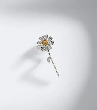 Yvonne Léon Yvonne Léon Marguerite 9kt white gold single earring with diamonds and citrines | Thumbnail 5 Yvonne Léon Yvonne Léon Marguerite 9kt white gold single earring with diamonds and citrines | Thumbnail 5
