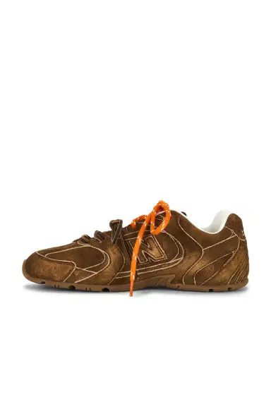 Miu Miu X New Balance Sneaker | Thumbnail 15 Miu Miu X New Balance Sneaker | Thumbnail 15