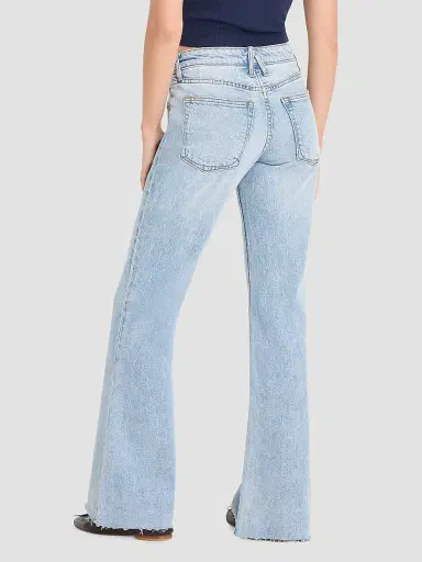 GOOD AMERICAN Women's Vintage Low-Rise Relaxed Flare Jeans - Indigo | Thumbnail 3 GOOD AMERICAN Women's Vintage Low-Rise Relaxed Flare Jeans - Indigo | Thumbnail 3