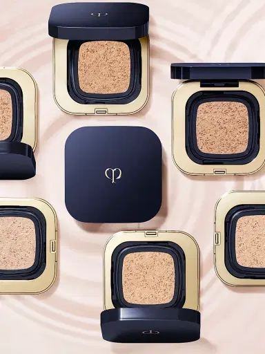 CLÉ DE PEAU BEAUTÉ Women's Radiant Cushion Foundation Dewy Refill | Thumbnail 4 CLÉ DE PEAU BEAUTÉ Women's Radiant Cushion Foundation Dewy Refill | Thumbnail 4
