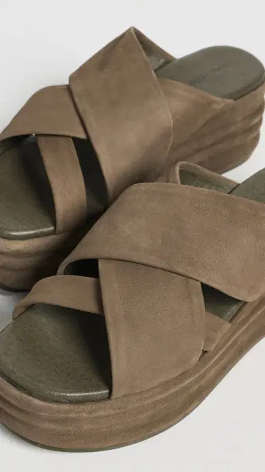 Free People Wanderbay Flatform Sandals Olive | Thumbnail 6