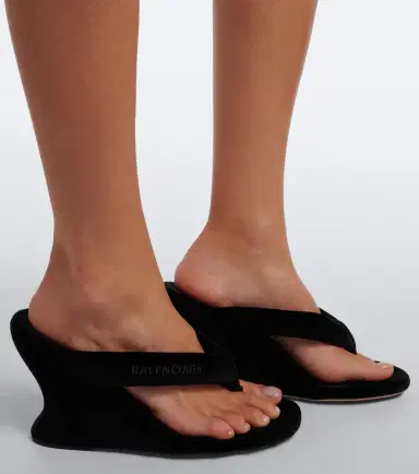 Balenciaga Gaeta velvet wedge thong sandals | Thumbnail 6
