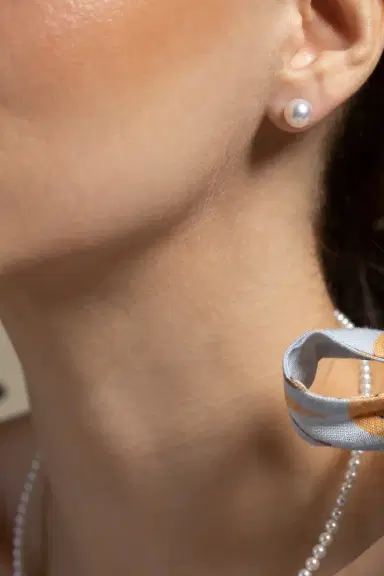 BAGGINS Akoya Pearl Studs 8.5-9mm- Yellow Gold | Thumbnail 2 BAGGINS Akoya Pearl Studs 8.5-9mm- Yellow Gold | Thumbnail 2