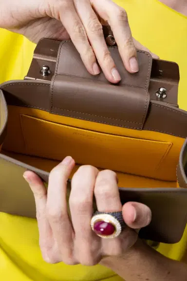 JEFFREY LEVINSON Andie Top Handle Bag | Thumbnail 4