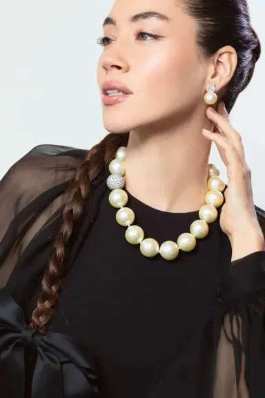 FANTASIA by DESERIO Ball Clasp Pearl Necklace | Thumbnail 2
